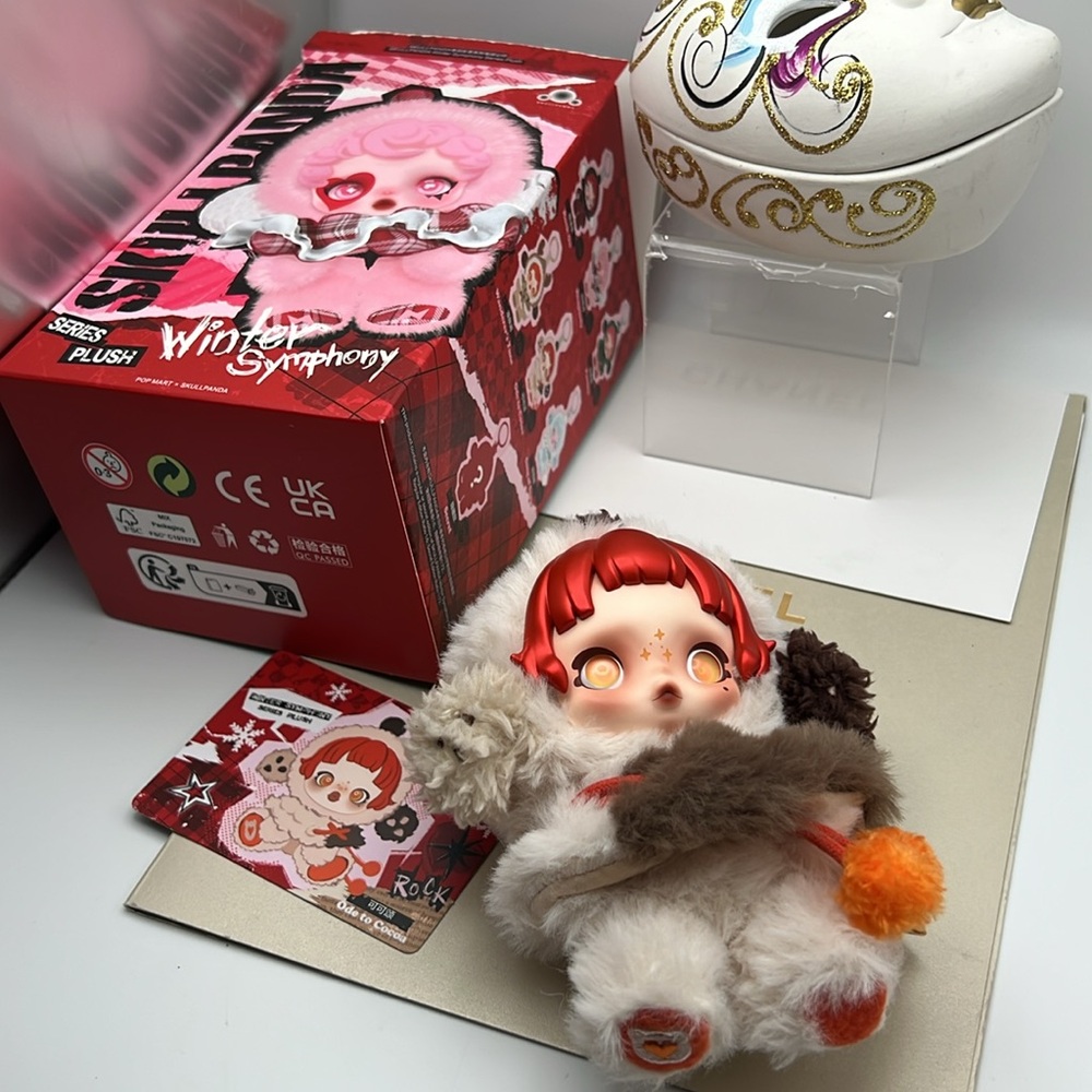 SKULLPANDA Winter Symphony Series Plush -Ode to Cocoa Keychain/Hanging On NWOT - Picture 6 of 17